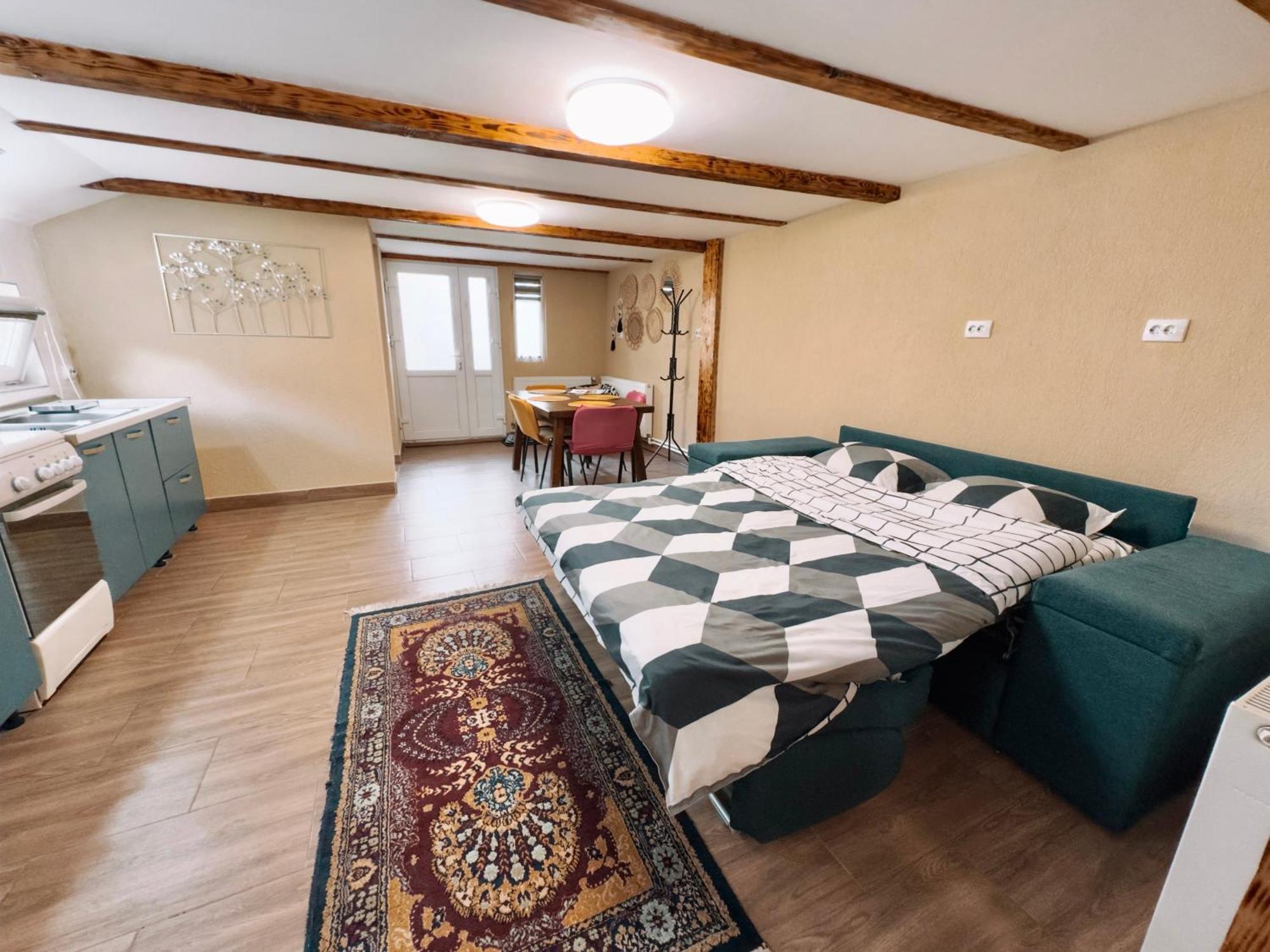 Yard Studio Rasnov Apartment Екстериор снимка