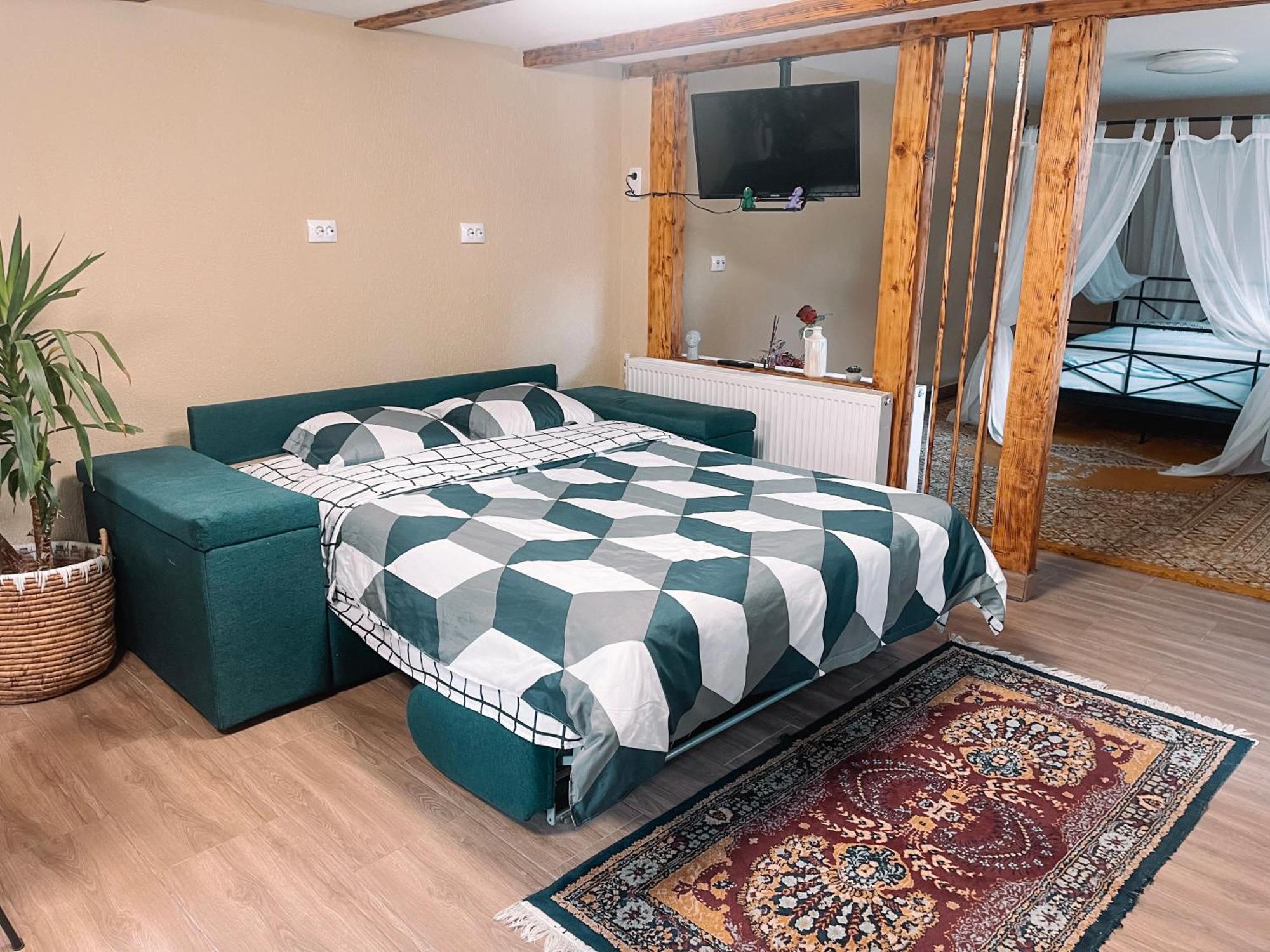 Yard Studio Rasnov Apartment Екстериор снимка